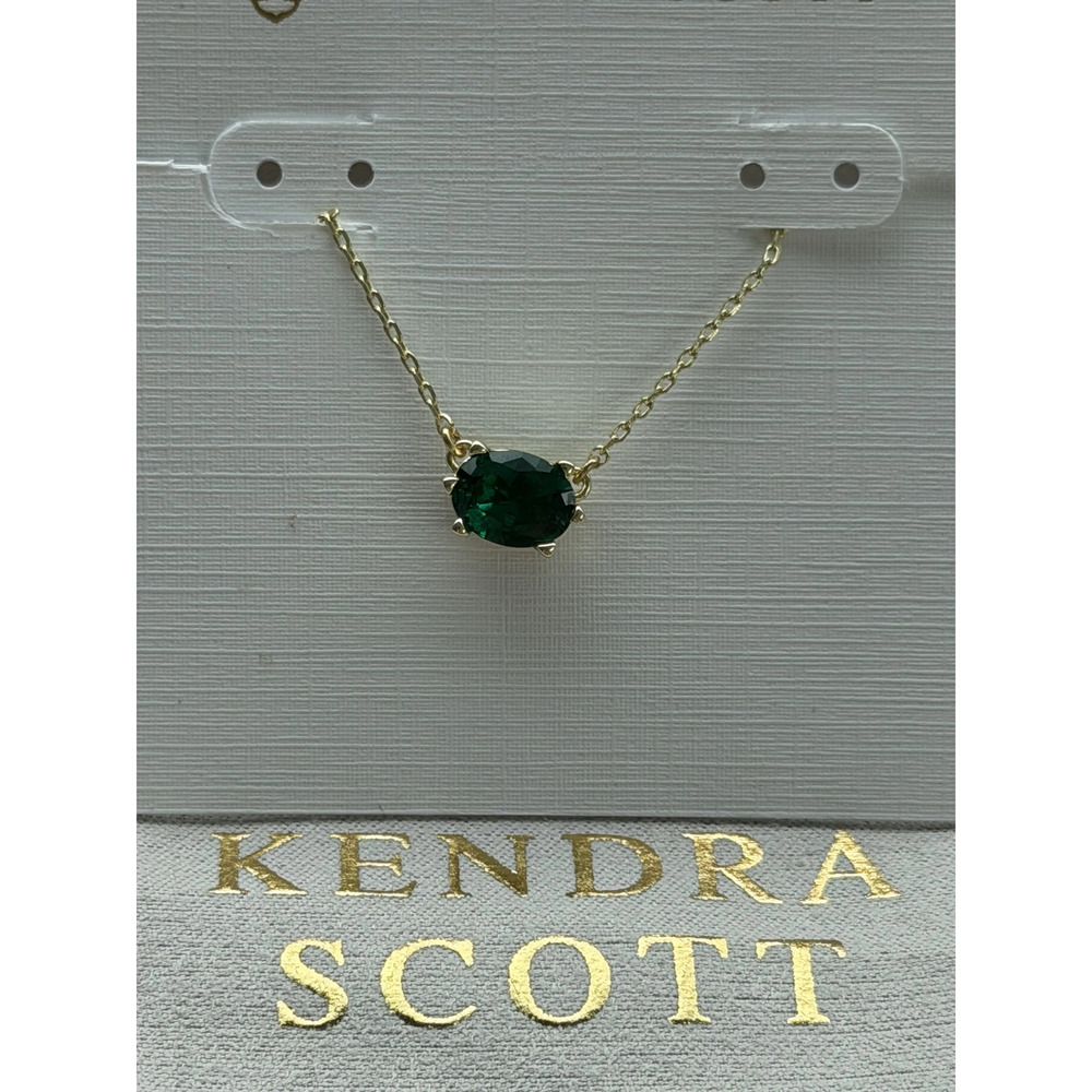 Kendra Scott necklace